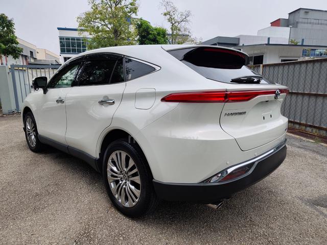 2022 Grade 4.5 Toyota HARRIER 2.0 Z (A) Glass Roof - 3