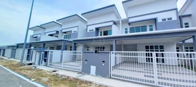 BARU | SUPER-LINK Double Storey, Bukit Gambir, Johor 1