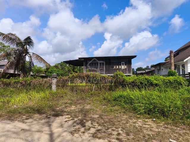 Tanah Lot utk di jual di Gong Badak 1