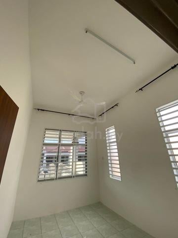 【 Kitchen Table Top 】Taman Semarak Emas - Single Storey Terrace House 1