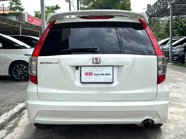 Honda STREAM 2.0 I-VTEC RSZ 6 seater Paddle shift - 4