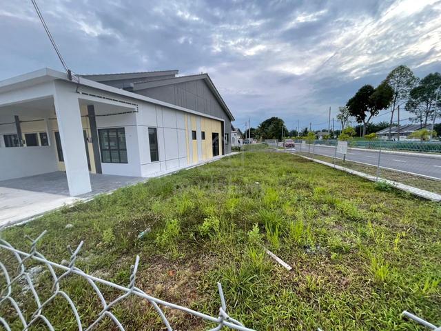 Kuala Selangor,corner unit single storey terrace house,freehold. 1