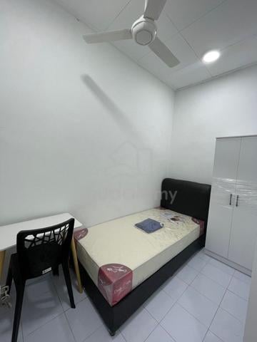 Bandar Kinrara 5 Room | Female Only | All Utilities Included 1