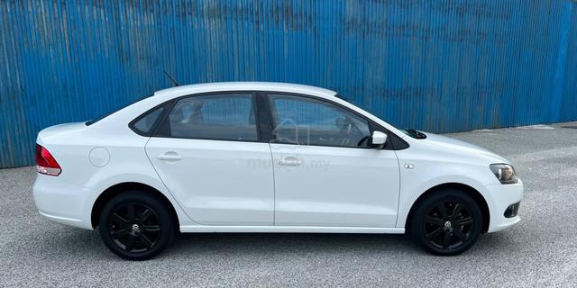 2016 Volkswagen POLO 1.6 (A) FACELIFT SEDAN VENTO - 4