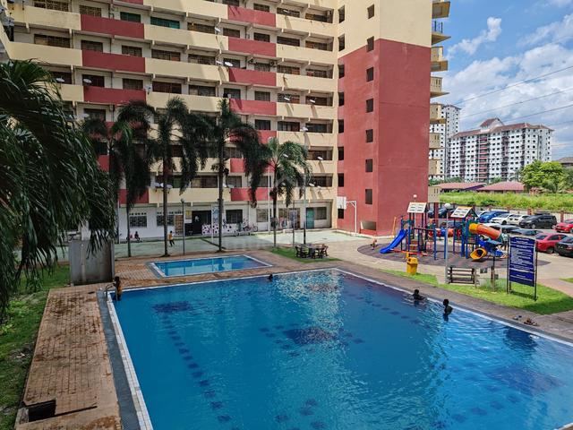2.	Fully Furnished Large Room with King Bed near BRT & Sunway Pyramid 1