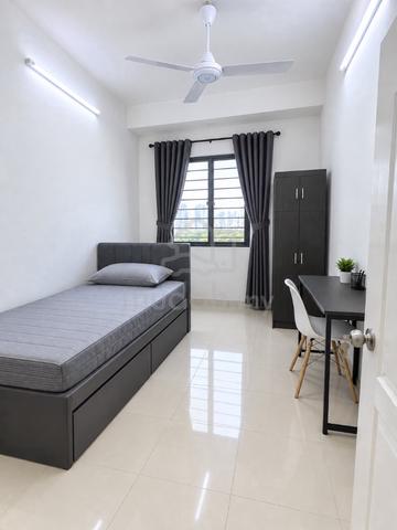 Bilik Sewa Lelaki (3-Storey Terrace House) 1