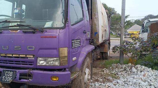 Lori Sampah / Garbage Truck - photo 2 of 5