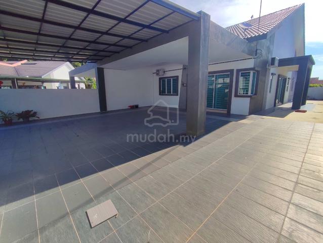 Semi D Near Botani, Gated Guarded 4