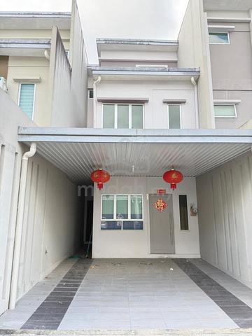 ‼️ ACADEMIA LANE Gated Guarded 3-Storey House for Sale at SAMARAHAN ‼️ 1