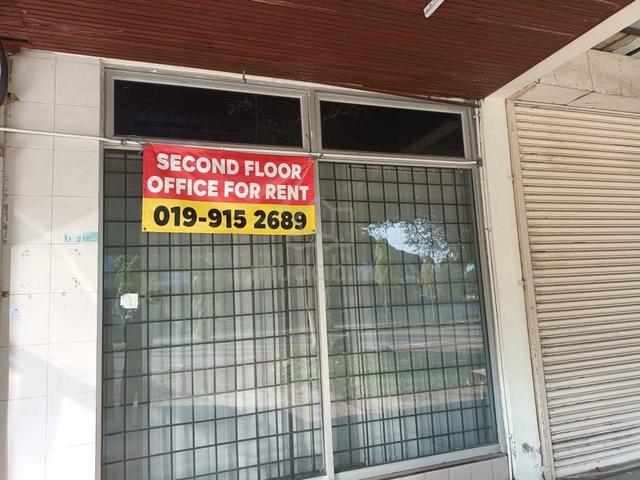 second floor office for rent 1