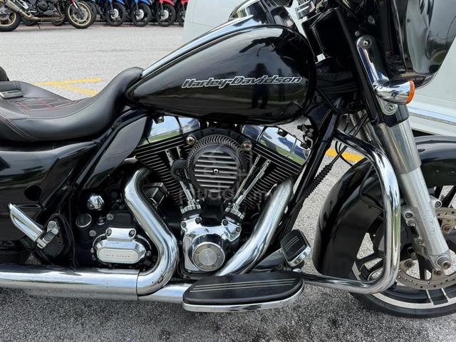 2019 Harley Davidson Street Glide Rushmore 1700cc - photo 6 of 7