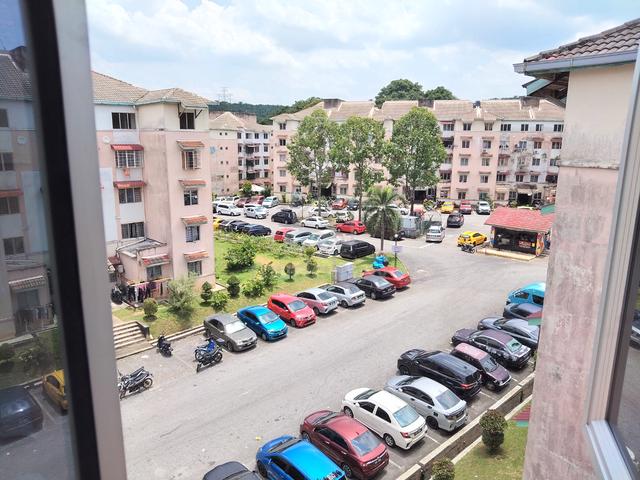 Anggerik Apartment (Taman Bunga Raya) 1