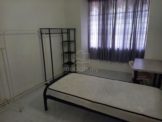 Female Master Room near Subang Airport 1