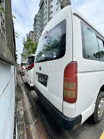Toyota Hiace Window Van 2.5(D) - 2