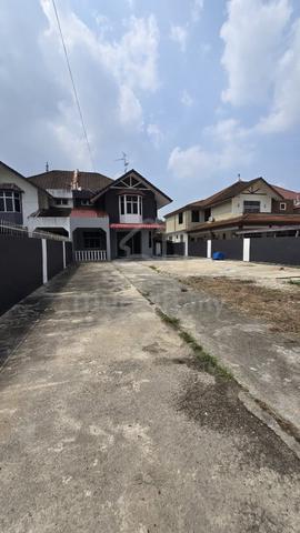 Rare Semi-D with Massive ~8,000 sq ft Land @ Taman Bukit Kempas, Johor 1