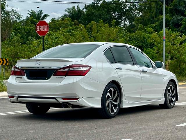 2016 Honda ACCORD 2.0 VTi-L FACELIFT (A) FULL LOAN - 4