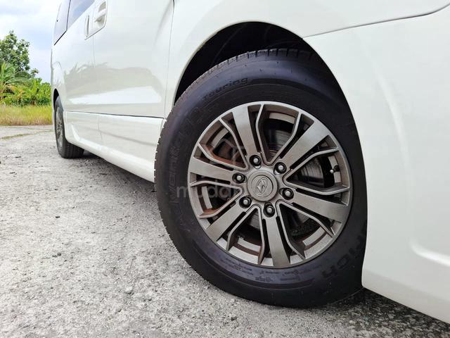 2014 Hyundai GRAND STAREX 2.5  (A) loan kedai - 4