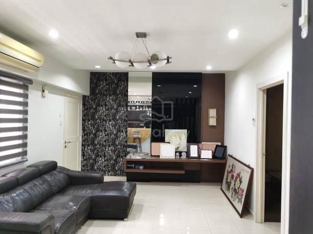 The Embassy Suites (Duta Impian) 1