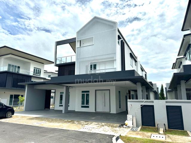 BUNGALOW LINK, 3 Storey, LA PROMENADE 1