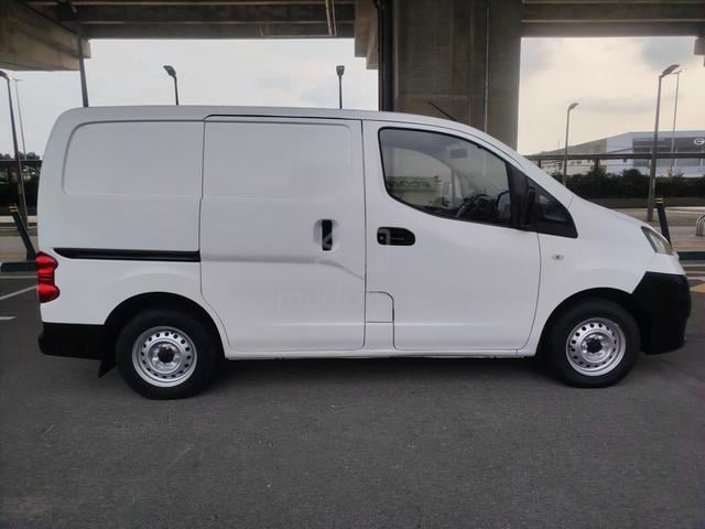 2015 Nissan NV200 1.6 (M) Panel Van - 4