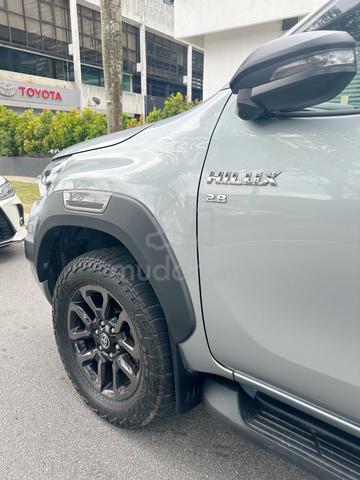 Genuine mileage 2023 Toyota HILUX 2.8 CANOPY - 5