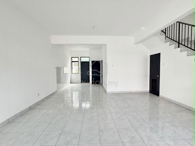 2-Storey Terrace/ Taman Austin Duta/ Mount Austin/ Full Loan Unit/Ciq 1