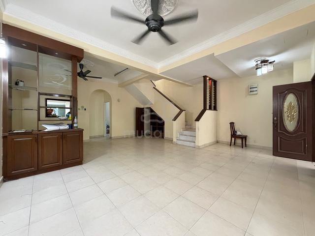 BTHO freehold renovated 2sty terrace 1