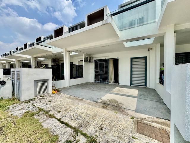 LIKE NEW Double Storey Terrace @ Casa View Cybersouth Dengkil 1