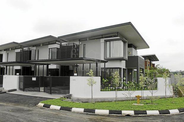 Seremban New Hilltop SemiD / club house / seremban center 1