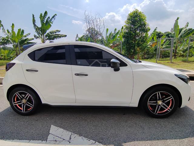 Hatchback Leather HiSpec 2016 Mazda 2 1.5 SKYACTIV - 5