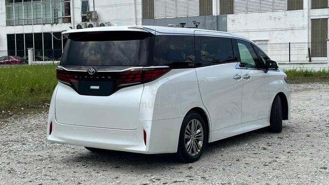 2025 Toyota ALPHARD 2.5 Z (A) S/Roof 11K KM - 3