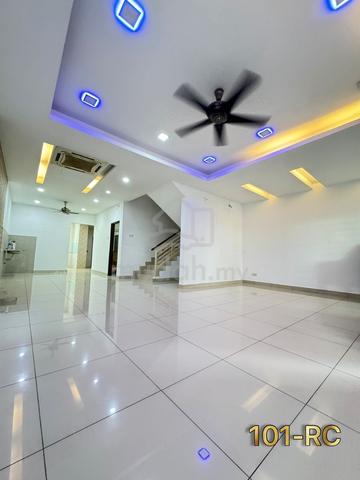 Below Market!! 2.5 storey Terrace House Sale@ Kerongsang Bandar Puteri 1