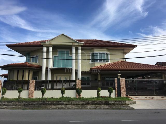 SUNNY HILL ESTATE DETACHED BUNGALOW FOR SALE At BATU KAWA KUCHING 1