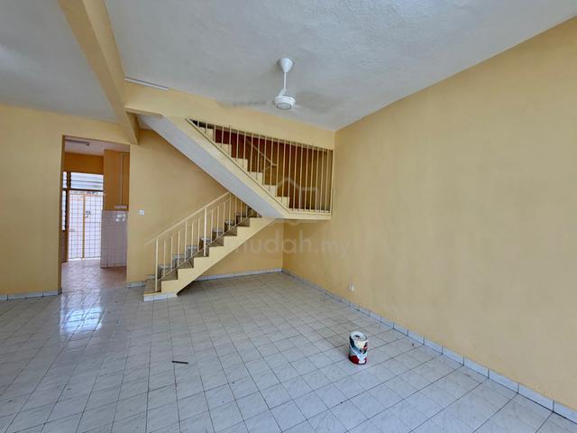 ulu tiram 2 stry unfurnished rent 1