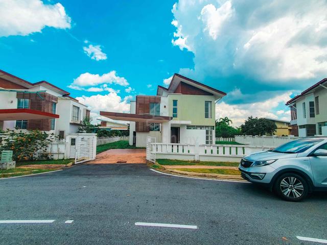 BELOW MARKET Double Storey Bungalow Bandar Baru Enstek, Nilai 1