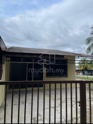 1 storey corner w big land for sales in Taman Bandar baru sg Lalang 1