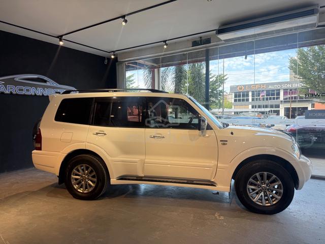 2003 Mitsubishi PAJERO 3.5 SUPER EXCEED 5 SEATER - 2