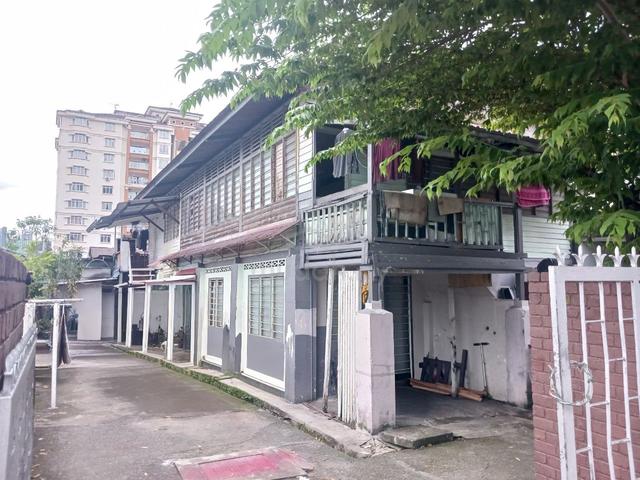 LOT TANAH BANGLO Bersama Rumah 2 Tingkat Separuh Batu Datuk Keramat 1