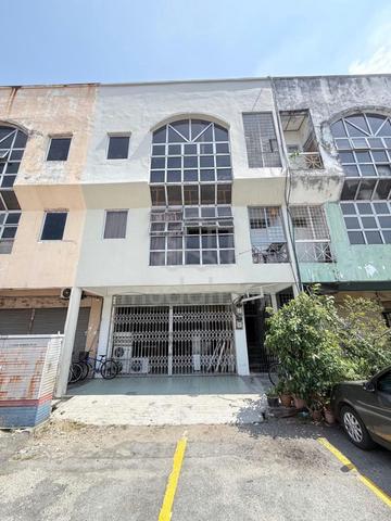 Subang 2, Seksyen 5 U5 3 Story shop for rent 1