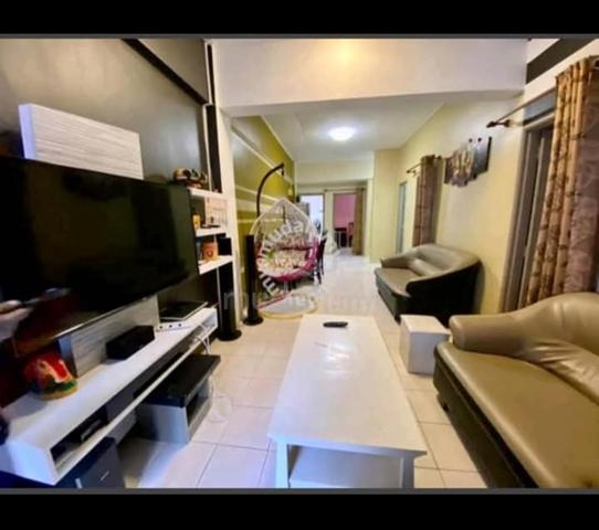 Red Ruby Apartment 1