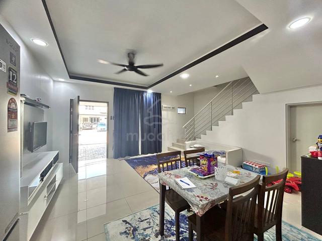 Renovated Unit Double Storey Rentak Perdana LBS Puncak Alam 1
