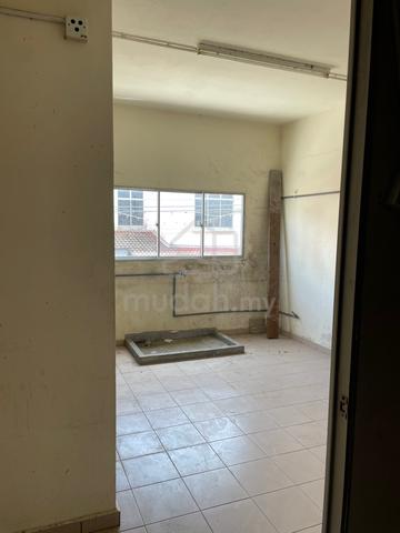 Office 1st Floor Jalan Beserah 3