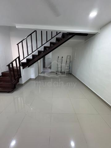 Double storey low cost house for sale in Tmn Kluang Barat  3