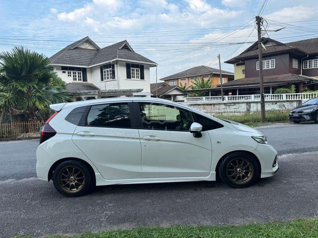 2019 Honda JAZZ 1.5 E FACELIFT (A) - 4