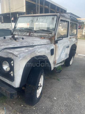 D90 Land Rover DEFENDER 2.5 (M) 1991 - 1