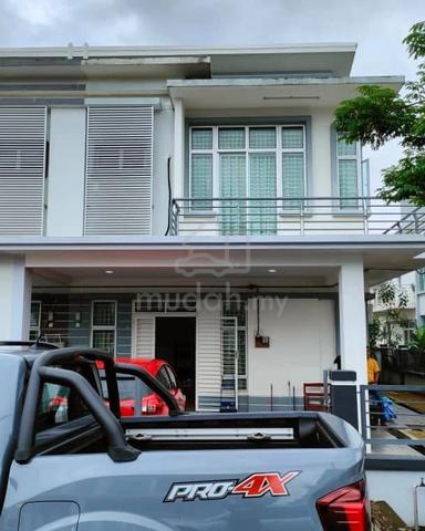 Semi D Cluster Double Storey house to let in Bandar Saujana Putra 1