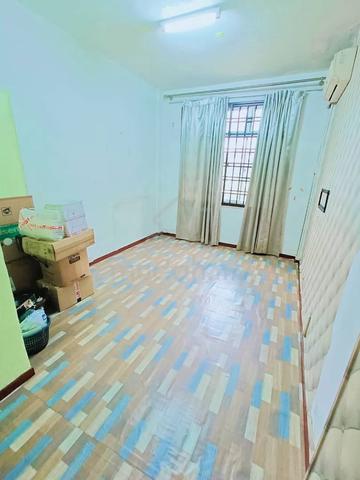 Putri Ria Apartment 5