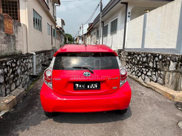 2012 Toyota PRIUS C 1.5 (HYBRID) NHP10R (A) - 3