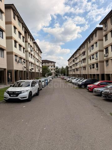 Flat Akasia Taman Desa Cemerlang Johor Bahru 1