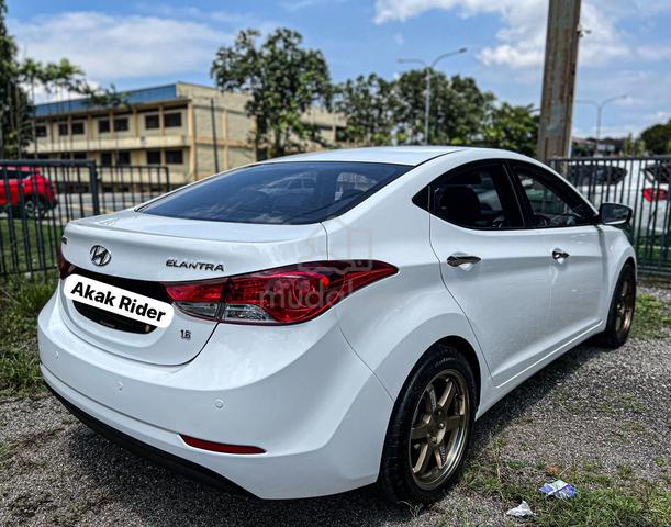2015 Hyundai ELANTRA 1.6 ELEGANCE FACELIFT (A) - 5